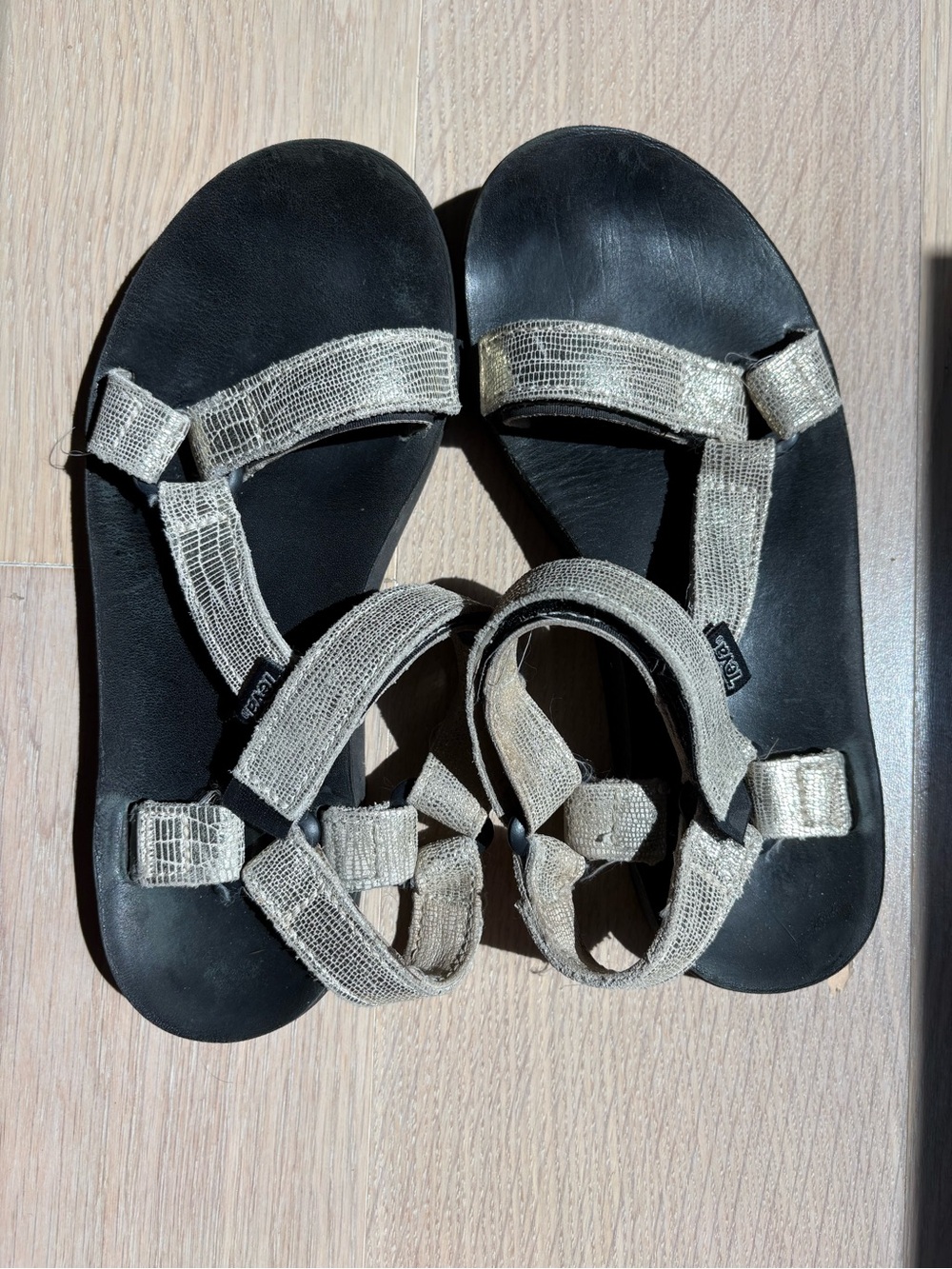 Teva platinum lizard print sandals